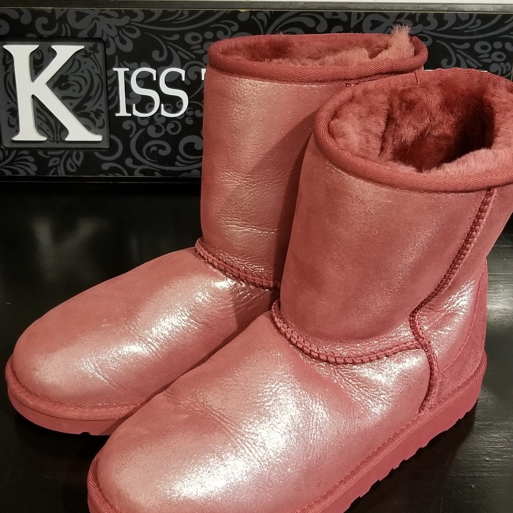 Womens size 7 (Kids 5) Metallic Ugg Boots